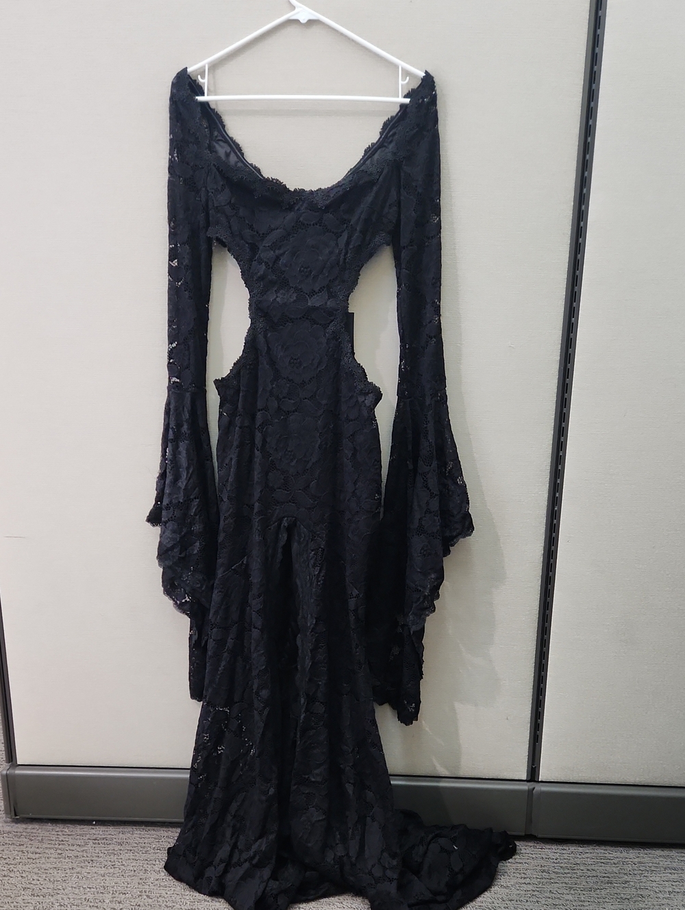 Widow Desired Occasions Maxi Dress Size Medium